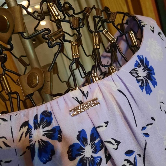 Ivanka Trump Floral top - Picture 3 of 7